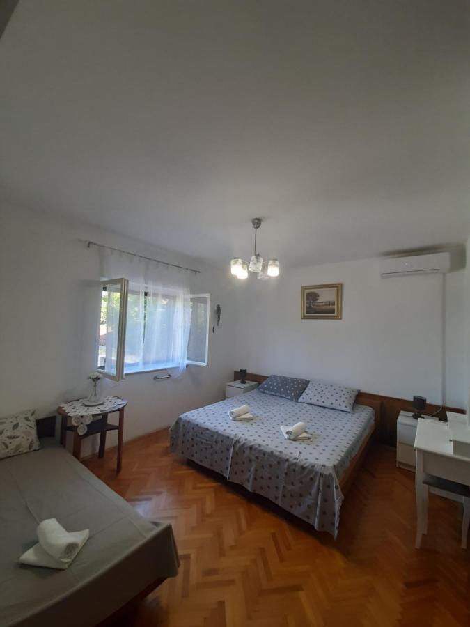 Giovanna - Spacious Lovely Apartment Supetar Eksteriør bilde