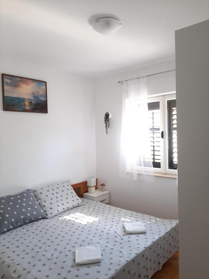 Giovanna - Spacious Lovely Apartment Supetar Eksteriør bilde