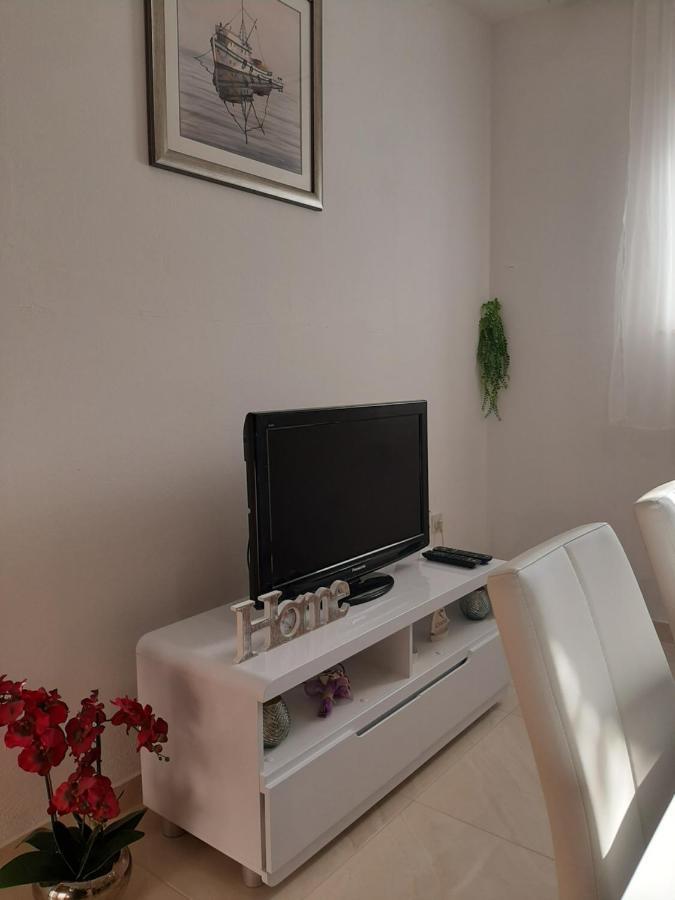 Giovanna - Spacious Lovely Apartment Supetar Eksteriør bilde