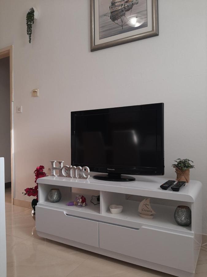 Giovanna - Spacious Lovely Apartment Supetar Eksteriør bilde
